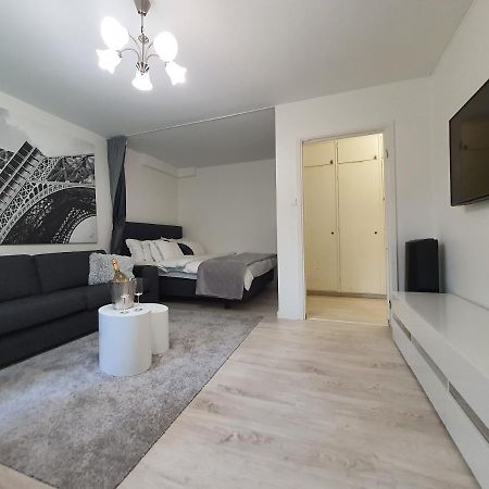 Close To The Metro And The Beach!!! With A View Of The Scandinavian Forest Stockholm Kültér fotó