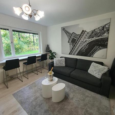 Close To The Metro And The Beach!!! With A View Of The Scandinavian Forest Stockholm Kültér fotó